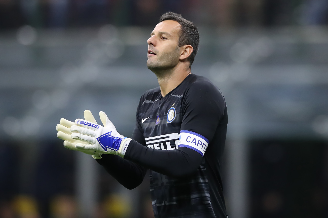 内线老将霍福德的状态持续低迷，勇士还能信任他多久？