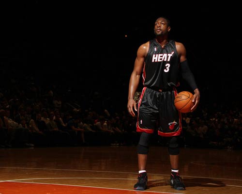 不到24岁！杰伦·约翰逊成为历史上砍下20+15+15最年轻前锋