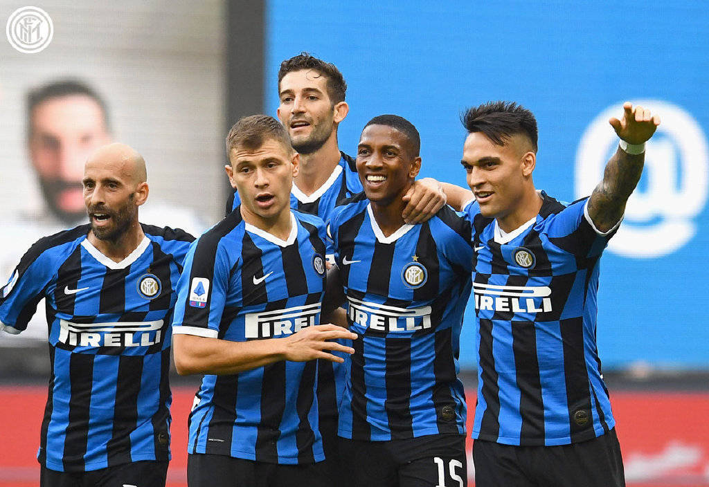 NBA新景象！杨瀚森与扎克·埃迪两位黄皮肤中锋跳球开场