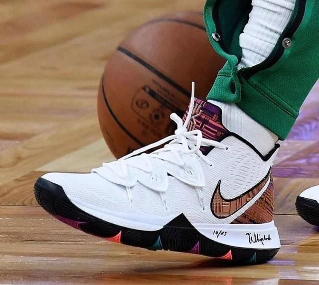 篮球CBA季后赛抽签完成，首轮对阵揭晓