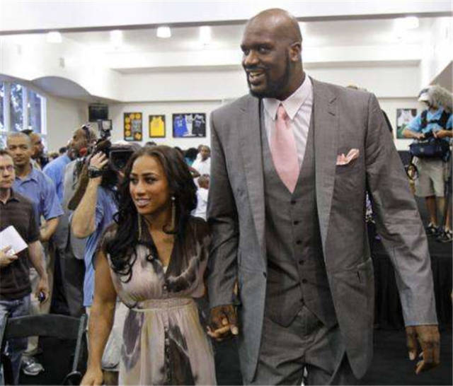 热议成都被罚：想出前5排空场的是人才；应重罚肇事者轻罚俱乐部