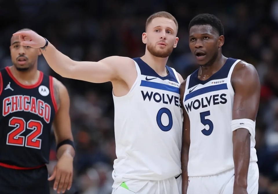 羽毛球巨头疯狂涨价，背后竟是竞争不足的暴利游戏？