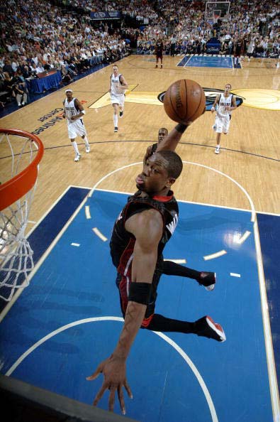 哈登29分助力快船，唐斯34分空砍，快船力克尼克斯之战看点十足